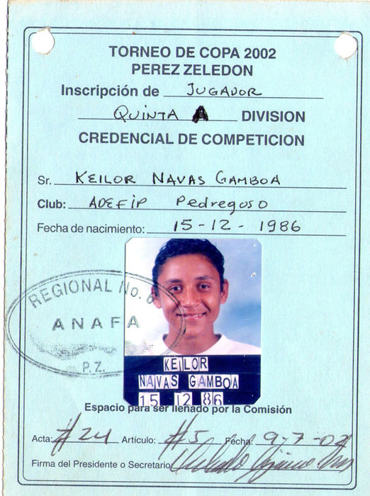 Esta fue la boleta de inscripción de Keylor Navas con casi 16 años, para jugar en la quinta división infantil con el equipo Adefip, de la escuela de fútbol Pedregoso, de San Isidro de El General, San José (foto de Guillermo Trejos, director de la escuela de fútbol Pedregoso).