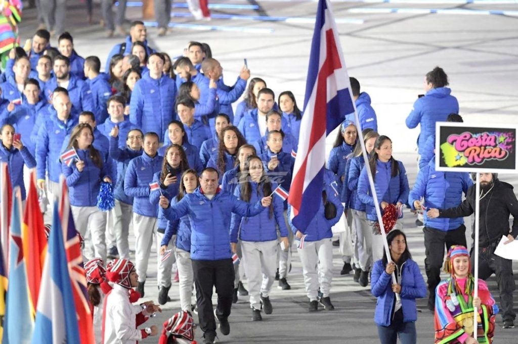 La delegación de Costa Rica, integrada por 85 atletas, desfila este 26 de julio en la ceremonia de inauguración de los Juegos Panamericanos 2019, en el Estadio Nacional de Lima, Perú (foto sitio web del "Diario Extra").