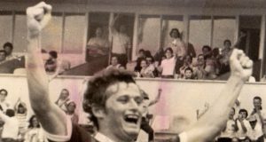 Cuando Carlos Solano aplicó cinco veces la receta del gol