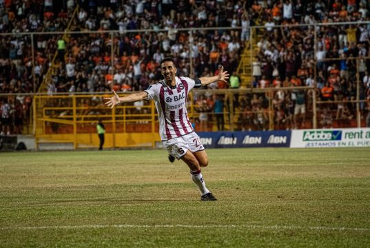 El fútbol también se hizo un lugar en Semana Santa